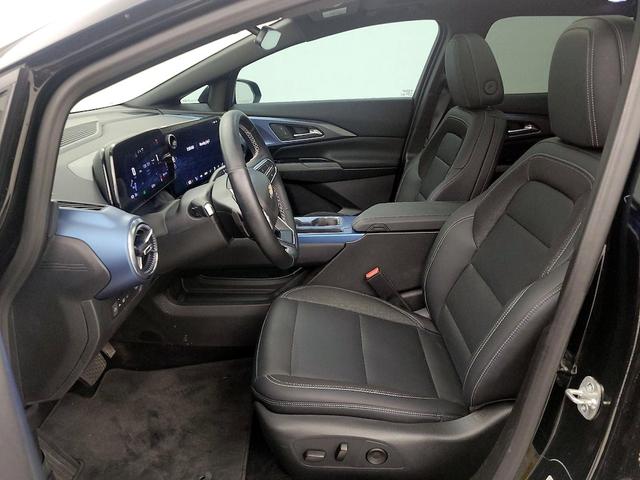 Photo of 2025 Black Chevrolet Equinox EV