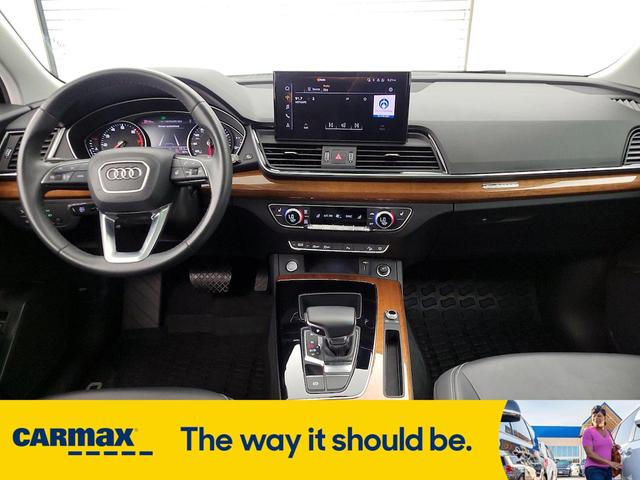Photo of 2023 Gray Audi Q5