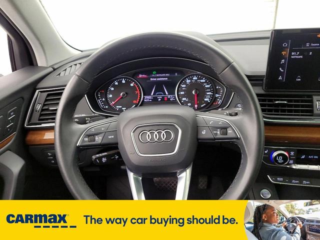 Photo of 2023 Gray Audi Q5
