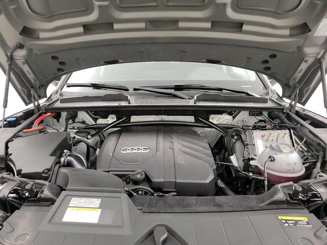 Photo of 2023 Gray Audi Q5