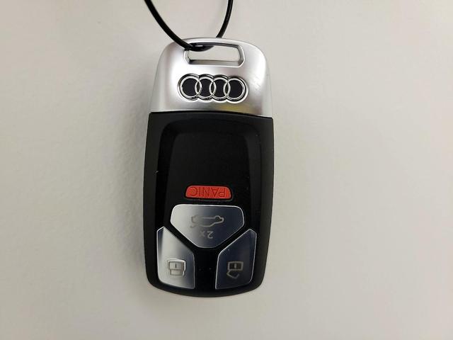 Photo of 2023 Gray Audi Q5