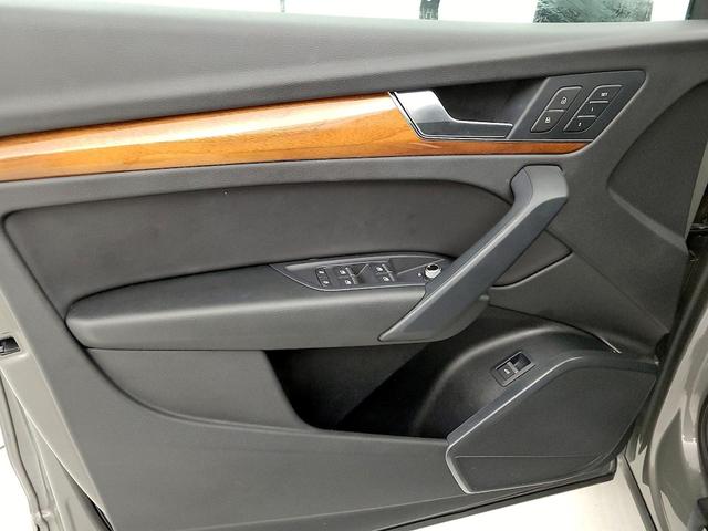 Photo of 2023 Gray Audi Q5