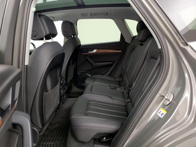 Photo of 2023 Gray Audi Q5