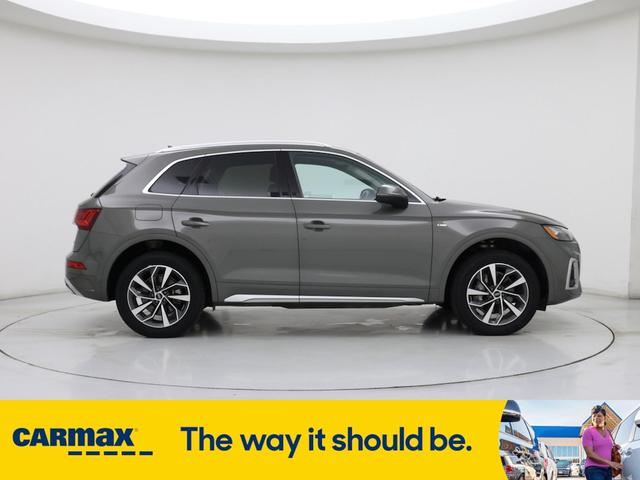 Photo of 2023 Gray Audi Q5