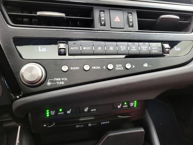 Photo of 2022 Gray Lexus ES 350
