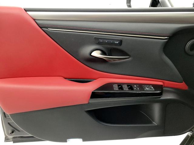 Photo of 2022 Gray Lexus ES 350