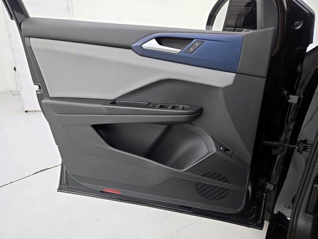 Photo of 2022 Black Volkswagen Taos