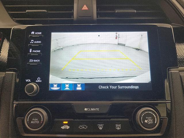 Photo of 2021 White Honda Civic