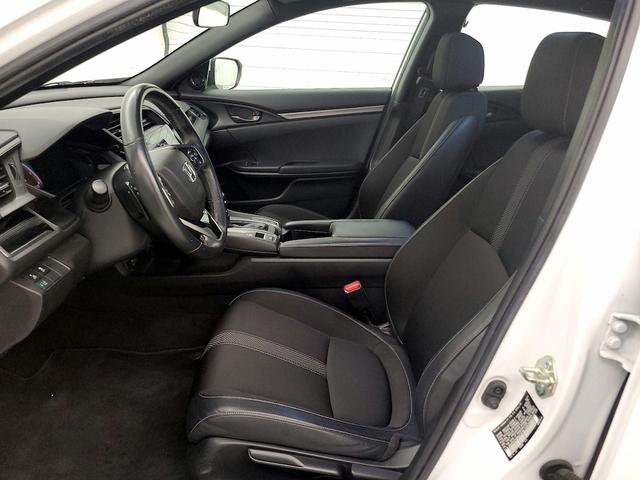 Photo of 2021 White Honda Civic
