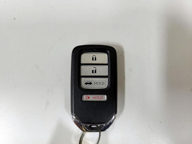 Photo of 2021 White Honda Accord