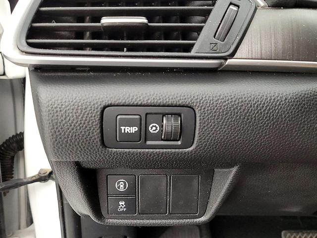 Photo of 2021 White Honda Accord