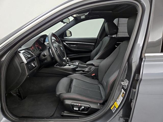 Photo of 2018 Gray BMW 330e