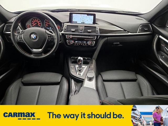 Photo of 2018 Gray BMW 330e