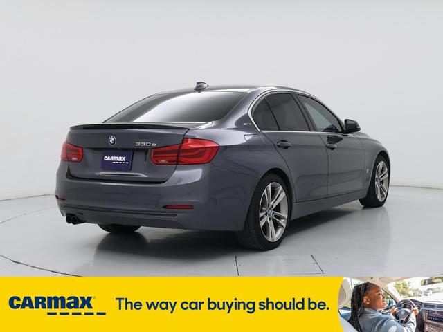 Photo of 2018 Gray BMW 330e
