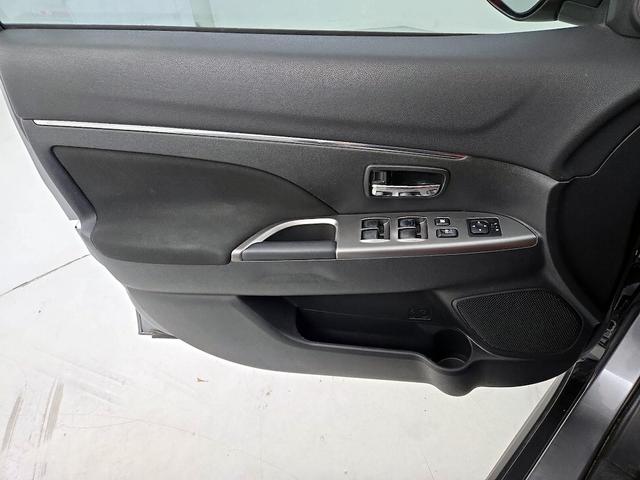 Photo of 2018 Tan Mitsubishi Outlander Sport