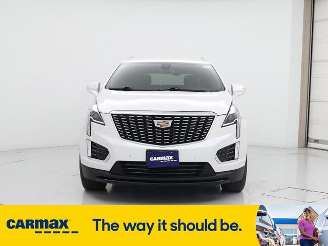 Photo of 2021 White Cadillac XT5