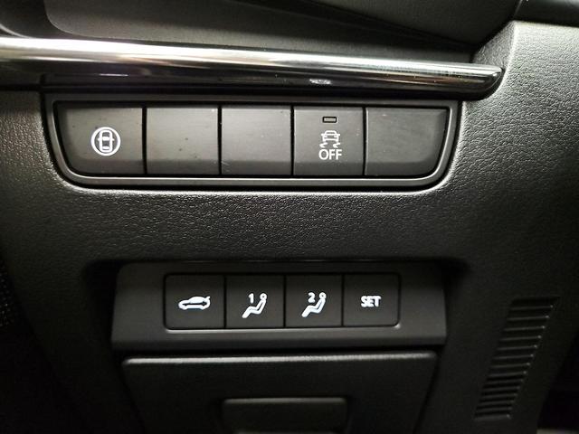 Photo of 2019 White Mazda Mazda3