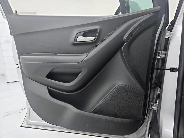 Photo of 2018 Silver Chevrolet Trax