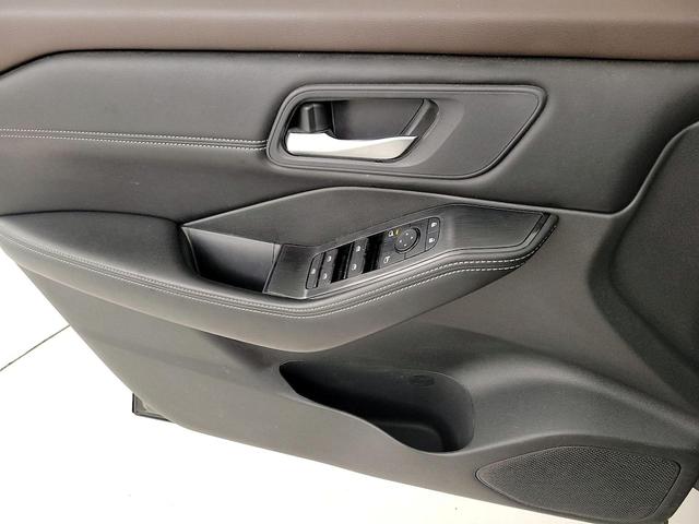 Photo of 2023 Black Nissan Rogue