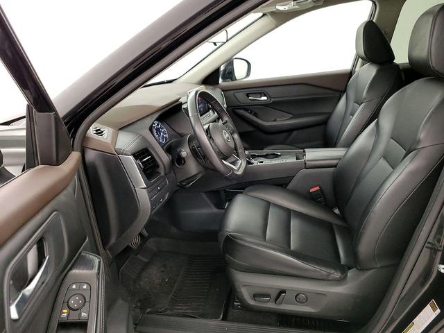 Photo of 2023 Black Nissan Rogue