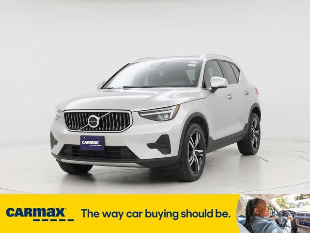 Photo of 2025 Silver Volvo XC40