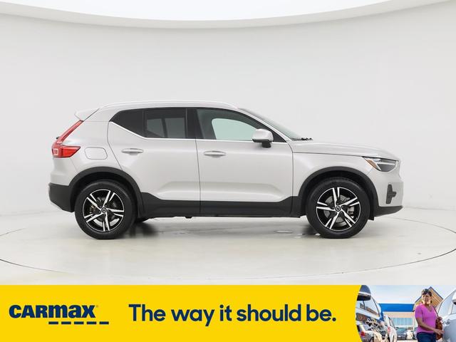 Photo of 2025 Silver Volvo XC40