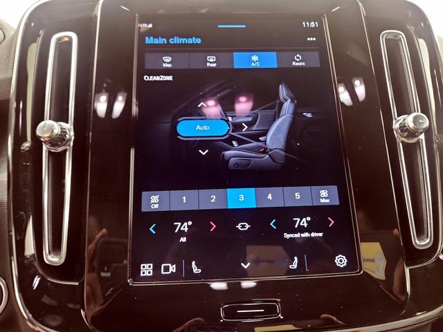 Photo of 2025 Silver Volvo XC40