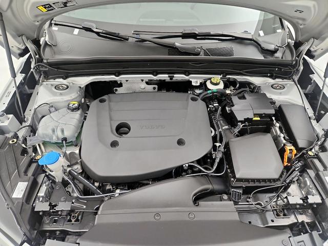 Photo of 2025 Silver Volvo XC40