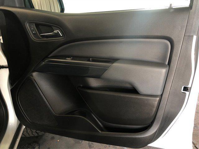 Photo of 2018 Summit White Chevrolet Colorado