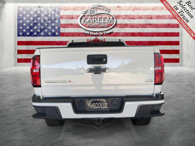 Photo of 2018 Summit White Chevrolet Colorado