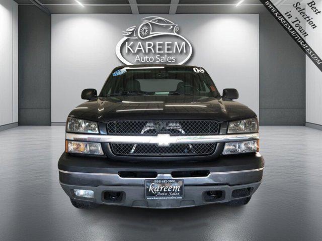 Photo of 2003 Dark Gray Metallic Chevrolet Avalanche