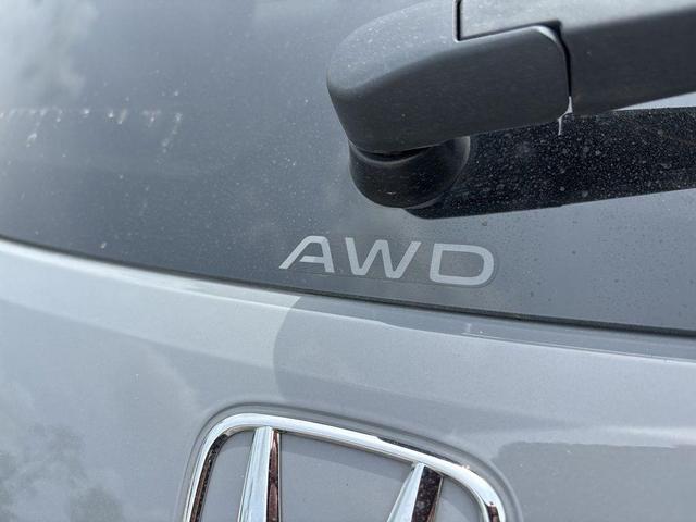 Photo of 2023 Urban Gray Pearl Honda HR-V