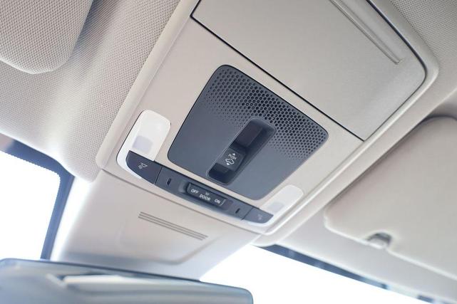 Photo of 2026 Platinum White Honda CR-V
