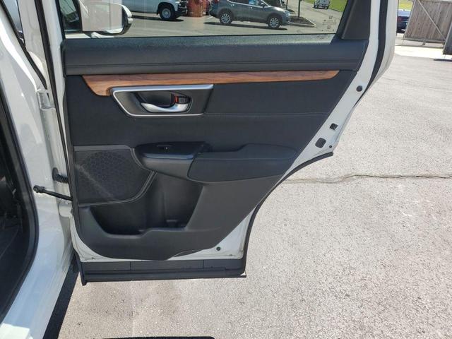 Photo of 2022 Platinum White Pearl Honda CR-V