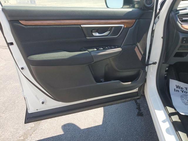 Photo of 2022 Platinum White Pearl Honda CR-V