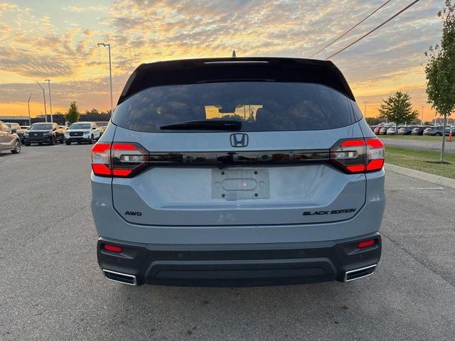 Photo of 2025 Sonic Gray Pearl Honda Pilot