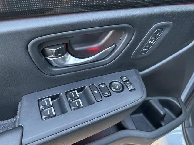 Photo of 2025 Sonic Gray Pearl Honda Pilot