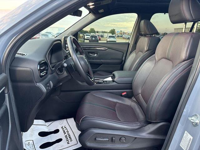 Photo of 2025 Sonic Gray Pearl Honda Pilot