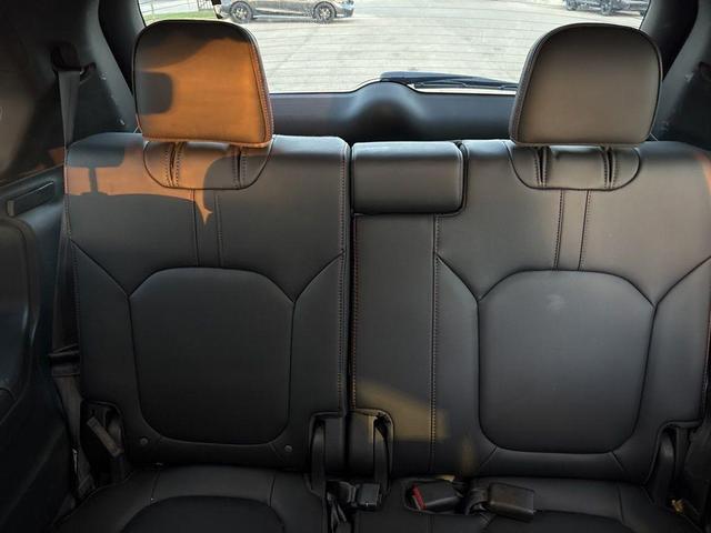 Photo of 2025 Sonic Gray Pearl Honda Pilot