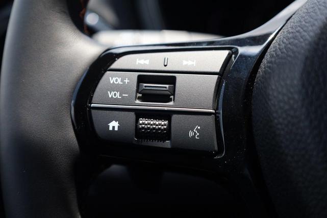 Photo of 2025 Gray Pearl Honda Pilot