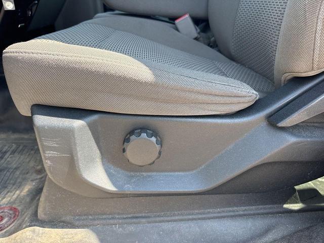 Photo of 2017 Oxford White Ford F-150