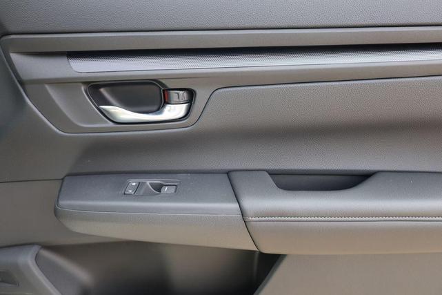 Photo of 2025 Platinum White Honda CR-V