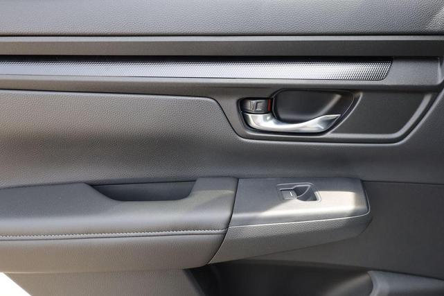 Photo of 2025 Platinum White Honda CR-V