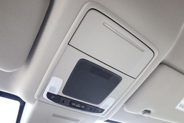 Photo of 2025 Platinum White Honda CR-V