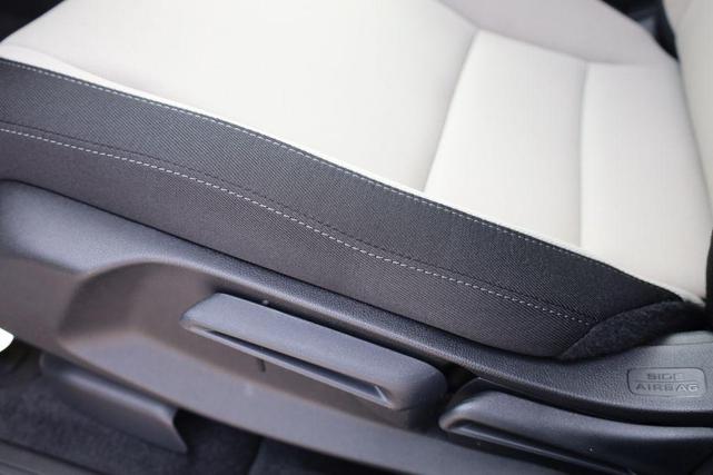Photo of 2025 Platinum White Honda CR-V