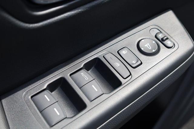 Photo of 2025 Platinum White Honda CR-V