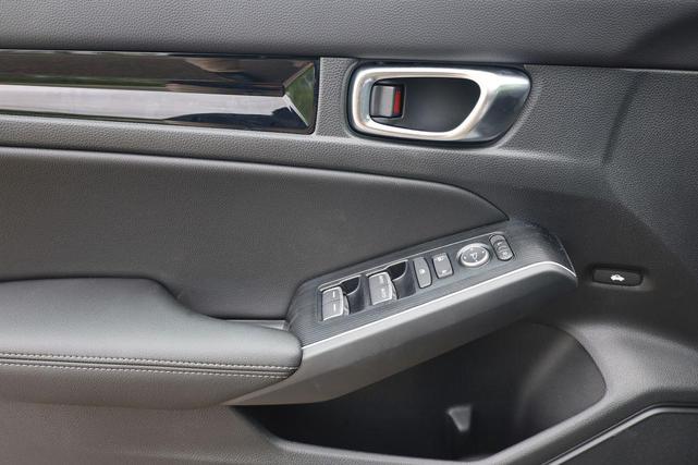 Photo of 2025 Crystal Black Pearl Honda Civic Hybrid
