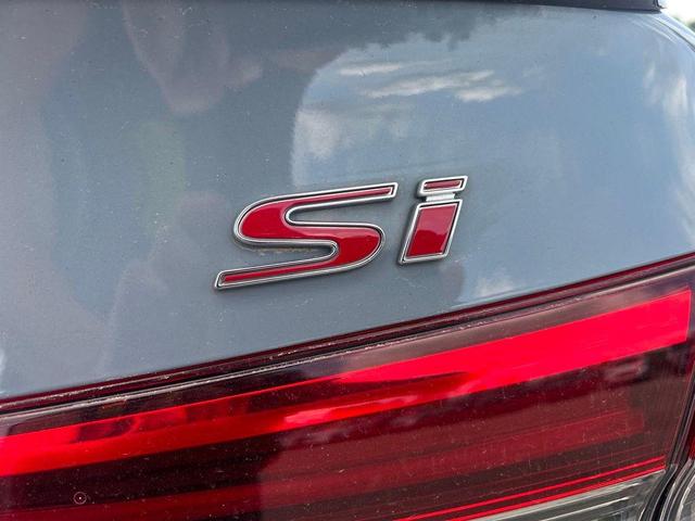 Photo of 2022 Sonic Gray Pearl Honda Civic Si