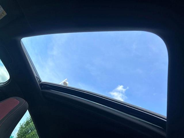 Photo of 2022 Sonic Gray Pearl Honda Civic Si