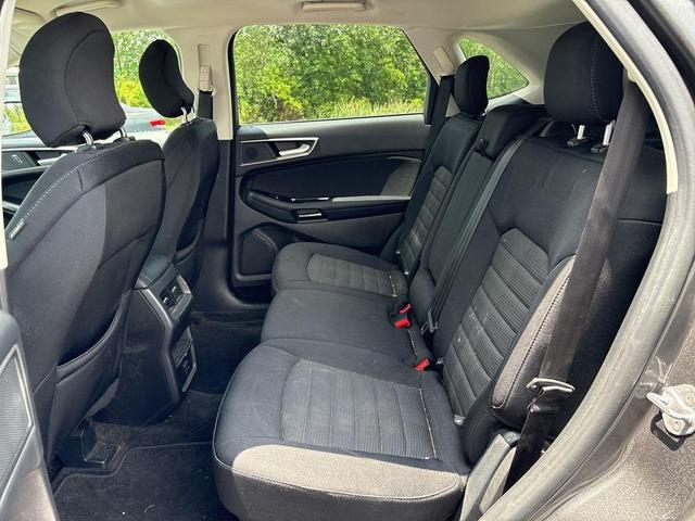 Photo of 2017 Magnetic Metallic Ford Edge